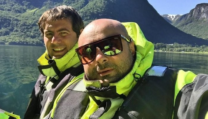 «Բոլորիս մտքերում ես լինելու»․ Արմեն Պետրոսյանի արխիվային լուսանկարը Հայկոյի հետ