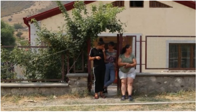 Հուզիչ տեսանյութ․ Աղավնոյից դուրս է գալիս վերջին ընտանիքը