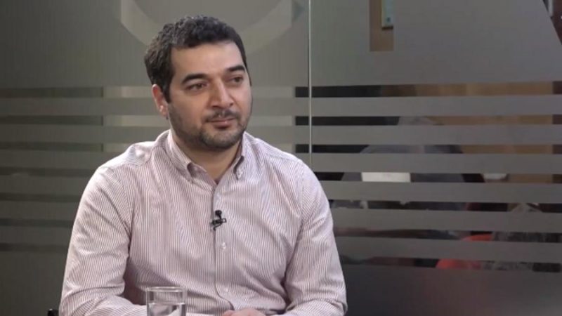 Ընտանեկան հանգիստ ԱՄՆ-ում․ պատգամավոր Հրաչյա Հակոբյանի և որդու ժամանցը լողավազանում