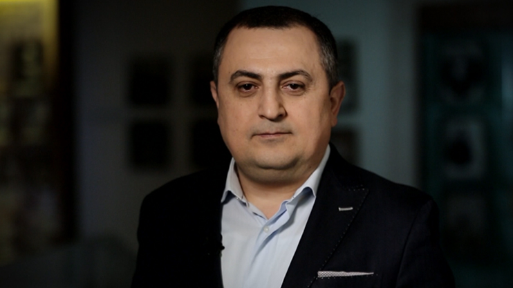 Թեստ․ ո՞ր սպորտային մեկնաբանն է պատկերված լուսանկարում