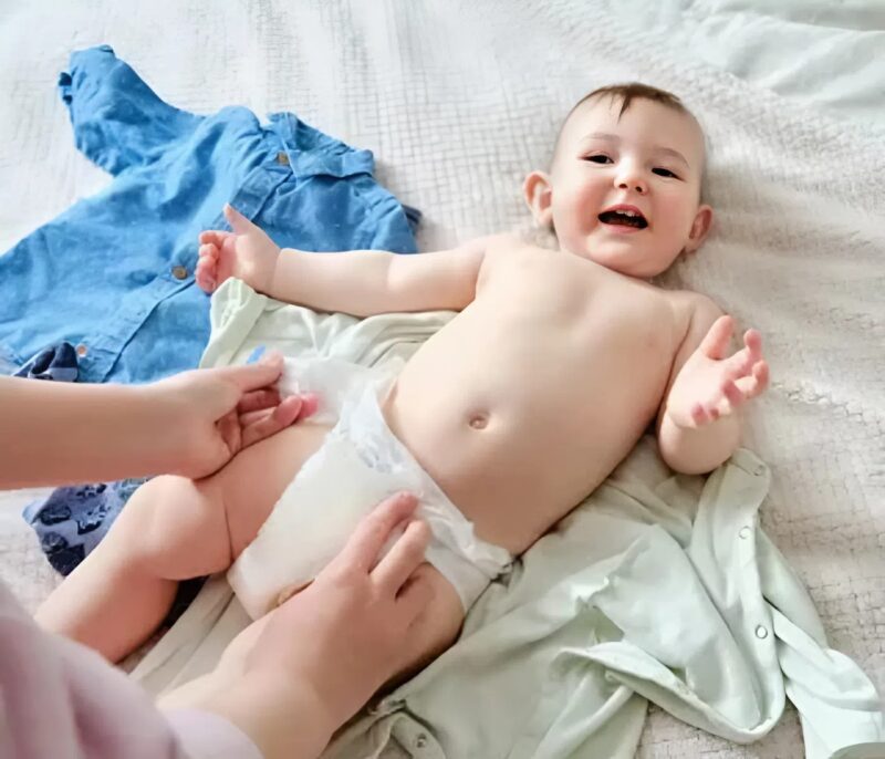 ჩემი ბავშვი ტიროდა, როცა საცვლის შეცვლის დროს რაღაც შევამჩნიე, და მერე სწრაფად მივედი მისი ექიმისკენ. ფრთხილად.